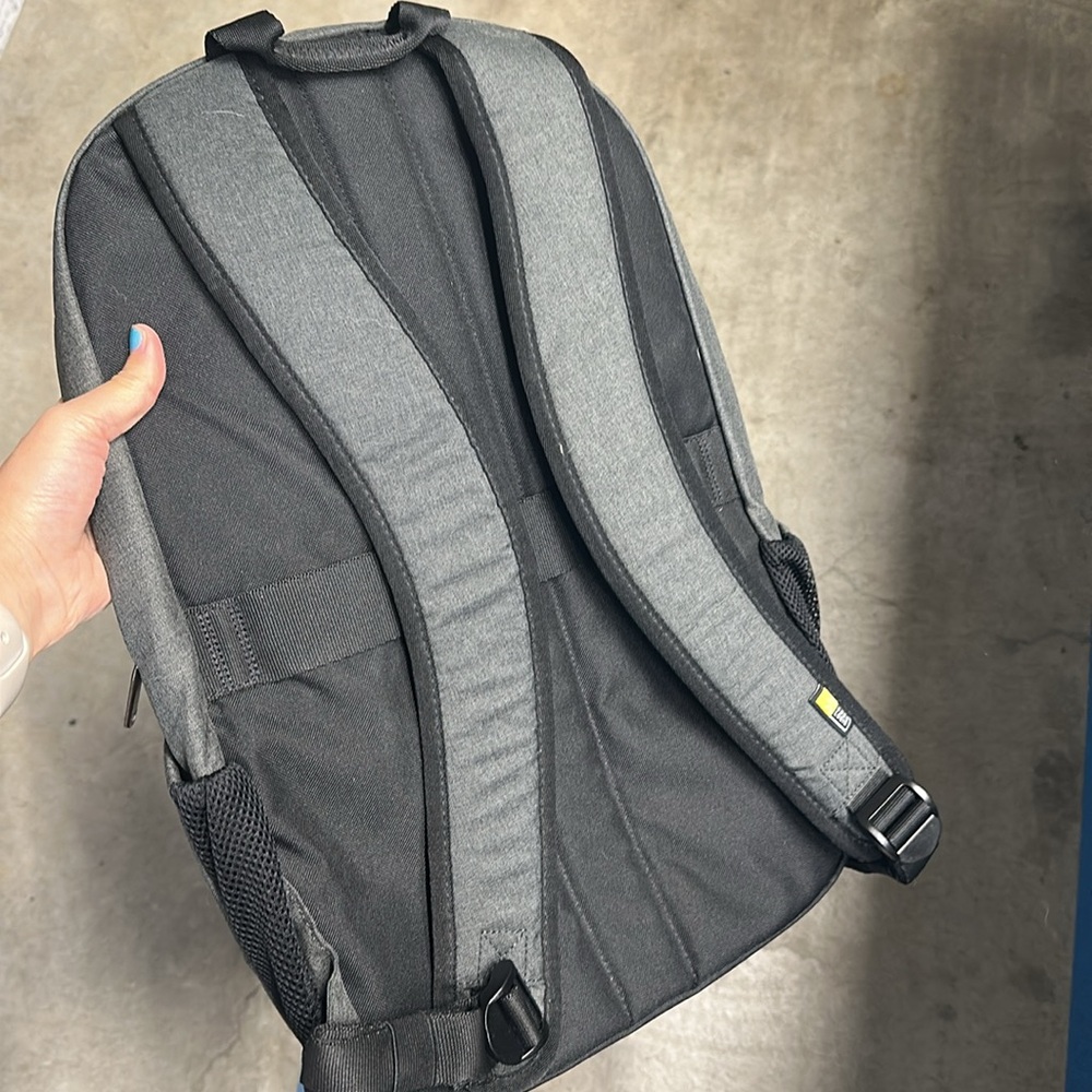 Case Logic backpack - Picture 3 of 5